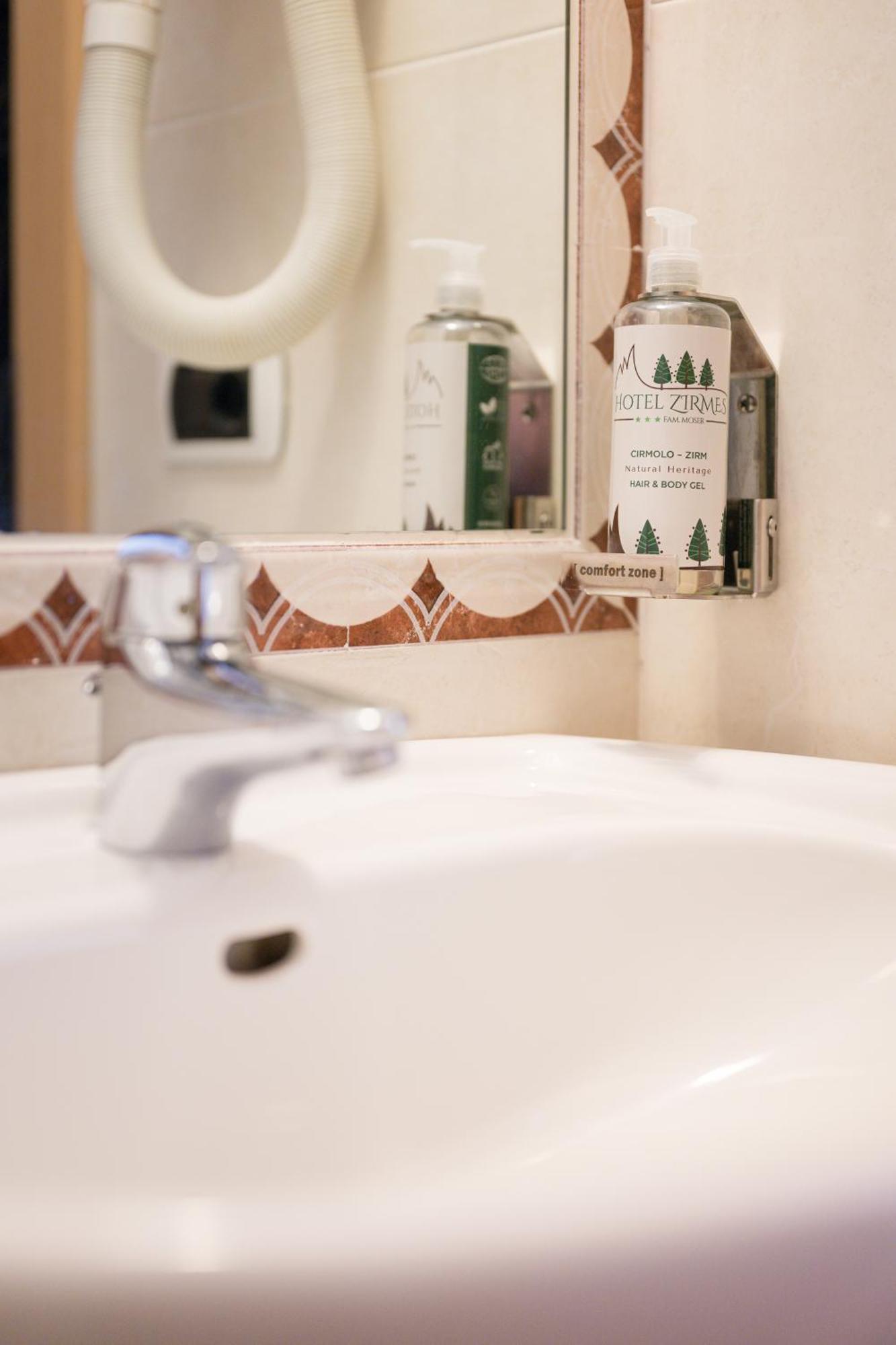 Hotel Zirmes Moena
