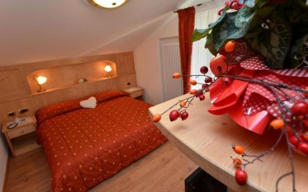Zirmes Hotel 3*